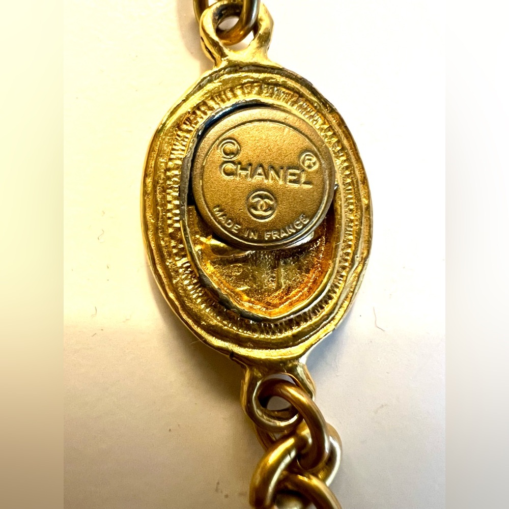 Vintage CC Chanel Gold Chain Station Necklace with Medallion Accents - Picture 5 of 7